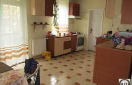 Casa individuala cu doua intrari, 300 mp, 600 mp teren! Locatie linistita!