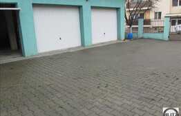 Casa individuala cu doua intrari, 300 mp, 600 mp teren! Locatie linistita!