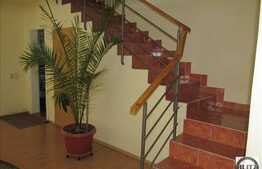 Casa individuala cu doua intrari, 300 mp, 600 mp teren! Locatie linistita!