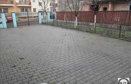 Casa individuala cu doua intrari, 300 mp, 600 mp teren! Locatie linistita!