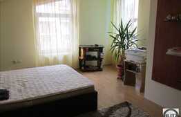 Casa individuala cu doua intrari, 300 mp, 600 mp teren! Locatie linistita!