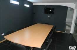 Casa cu 11 camere, 400 mp, teren 450 mp, 2 imobile noi, 4 parcari, zona buna!