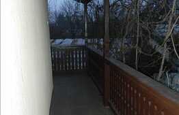 Casa cu 11 camere, 400 mp, teren 450 mp, 2 imobile noi, 4 parcari, zona buna!