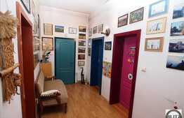 Vanzare casa 215 mp utili, teren 281 mp, front 9 ml, zona linistita de case