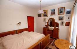 Vanzare casa 215 mp utili, teren 281 mp, front 9 ml, zona linistita de case