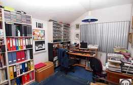 Vanzare casa 215 mp utili, teren 281 mp, front 9 ml, zona linistita de case