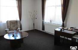 Casa de vanzare, 220 mp, cu teren de 300 mp, zona Kaufland!