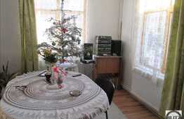 Casa de vanzare, 220 mp, cu teren de 300 mp, zona Kaufland!