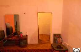 64 mp, 2 camere, la casa/vila in Centru cu parcare in curte