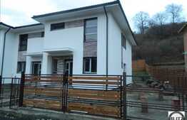 Duplex de vanzare, 104 mp, cu teren de 220 mp, zona strazii Campului!
