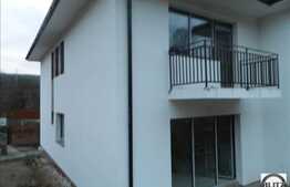 Duplex de vanzare, 104 mp, cu teren de 220 mp, zona strazii Campului!