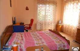 Casa de vanzare, 347 mp utili, teren 500 mp, imobil 2002