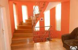 Casa de vanzare, 347 mp utili, teren 500 mp, imobil 2002