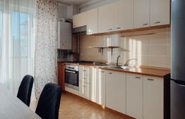 Apartament cu 3 camere, etajul 2, 59 mp, parcare, balcon, zona Florilor