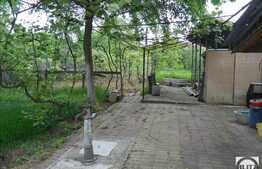 Vanzare casa lipita 135 mp utili, teren 1000 mp, zona de case, mansardabila