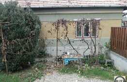 Vanzare casa renovabila/demolabila 87 mp utili, teren 262 mp, front la 2 strazi