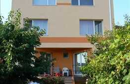 Casa de vanzare D+2E+M, 330 mp utili plus 300 mp teren