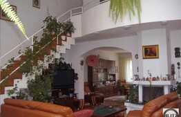 Casa de vanzare D+2E+M, 330 mp utili plus 300 mp teren