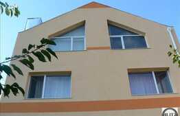 Casa de vanzare D+2E+M, 330 mp utili plus 300 mp teren