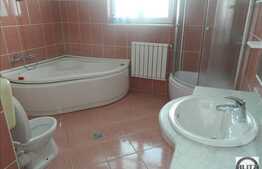 Casa individuala 525 mp utili, 900 mp teren, mobilata utilata zona Hotel Athos