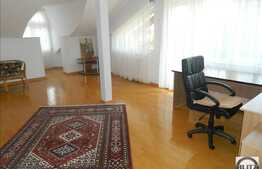 Casa individuala 525 mp utili, 900 mp teren, mobilata utilata zona Hotel Athos