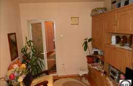 Vanzare apartament 3 camere decomandate, 59 mp in zona Real