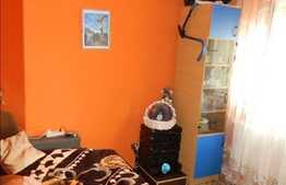 Vanzare apartament 3 camere decomandate, 59 mp in zona Real