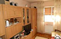 Vanzare apartament 3 camere decomandate, 59 mp in zona Real