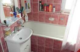 Vanzare apartament 3 camere decomandate, 59 mp in zona Real