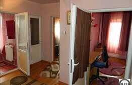 Vanzare apartament 3 camere decomandate, 59 mp in zona Real