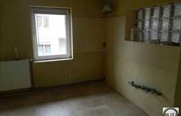 Casa 170 mp, cu teren de 158 mp si front de 12 ml, zona Sala Sporturilor!