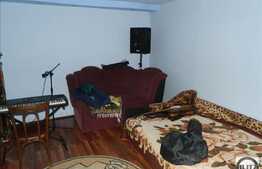 Casa 170 mp, cu teren de 158 mp si front de 12 ml, zona Sala Sporturilor!