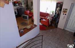 Casa individuala, 200 mp, teren 950 mp, piscina. Locatie linistita!