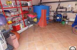 Casa individuala, 200 mp, teren 950 mp, piscina. Locatie linistita!