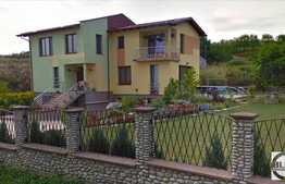 Casa individuala, 300 mp, 2000 mp teren, zona linistita