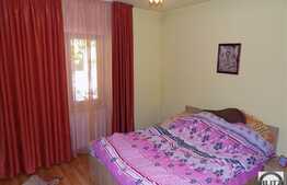 2 Case individuale in curte comuna, zona semicentrala, teren de 750 mp