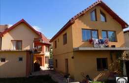 2 Case individuale in curte comuna, zona semicentrala, teren de 750 mp