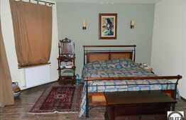 Casa de vanzare 5 camere, 200 mp, teren 350 mp, imobil nou, zona linistita!