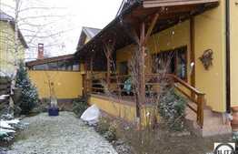 Casa de vanzare 5 camere, 200 mp, teren 350 mp, imobil nou, zona linistita!