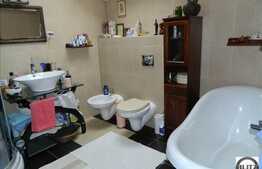 Casa de vanzare 5 camere, 200 mp, teren 350 mp, imobil nou, zona linistita!