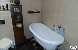 Casa de vanzare 5 camere, 200 mp, teren 350 mp, imobil nou, zona linistita!