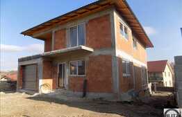 Casa individuala 207 mp, 476 mp teren, in zona linistita de case!
