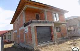 Casa individuala 207 mp, 476 mp teren, in zona linistita de case!