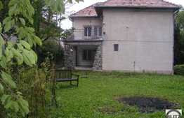 Casa individuala, 5 camere, 300 mp, garaj, zona strazii Republicii