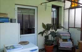 Casa cuplata, 70 mp, 150 mp teren, zona de case!