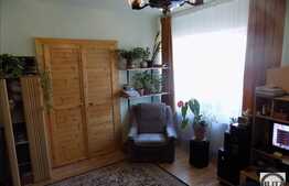 Casa cuplata, 70 mp, 150 mp teren, zona de case!