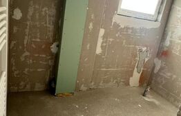 Apartament 3 camere, etaj intermediar, cu geam la baie, parcare, pe Stejarului