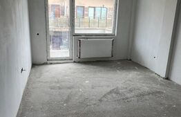 Apartament 3 camere, etaj intermediar, cu geam la baie, parcare, pe Stejarului