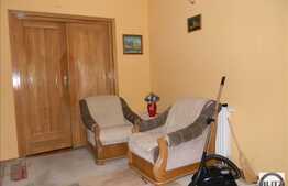 Casa 8 camere, 600 mp utili, 1200 mp teren, zona de case!