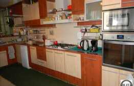 Casa 8 camere, 600 mp utili, 1200 mp teren, zona de case!